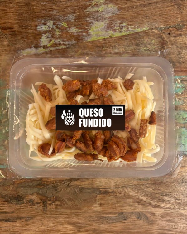 Queso fundido con chorizo